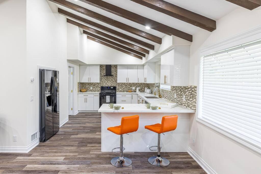 Stunning, Newly Remodeled Bright Home Los Angeles Exterior photo