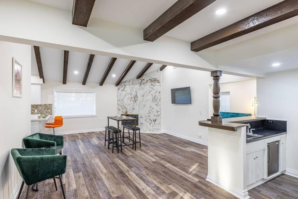Stunning, Newly Remodeled Bright Home Los Angeles Exterior photo